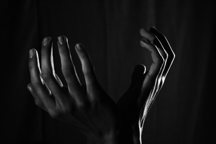 hands-2217668_1920